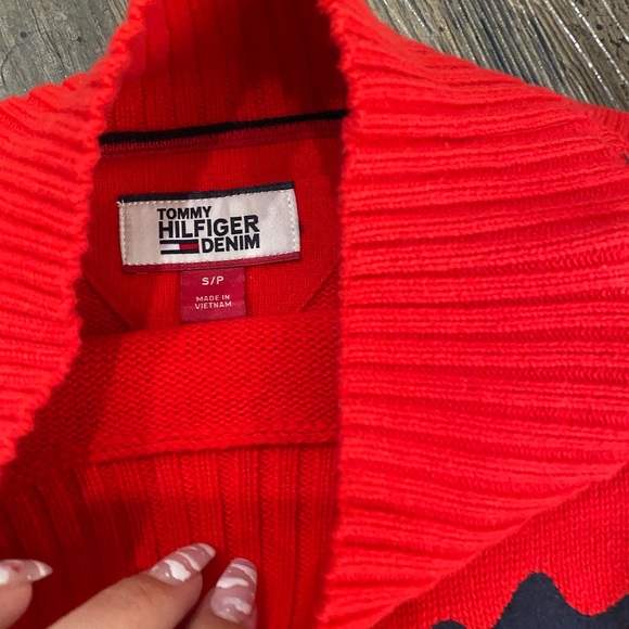 Tommy Hilfiger iconic logo pull over - Picture 5 of 5